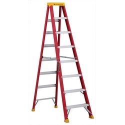 8&#39; TYPE 1AA FIBERGLASS STEPLADDER 300LB CAPACITY