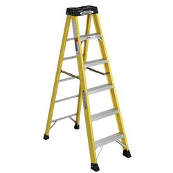 8&#39; FIBERGLASS STEP LADDER 300# RATING